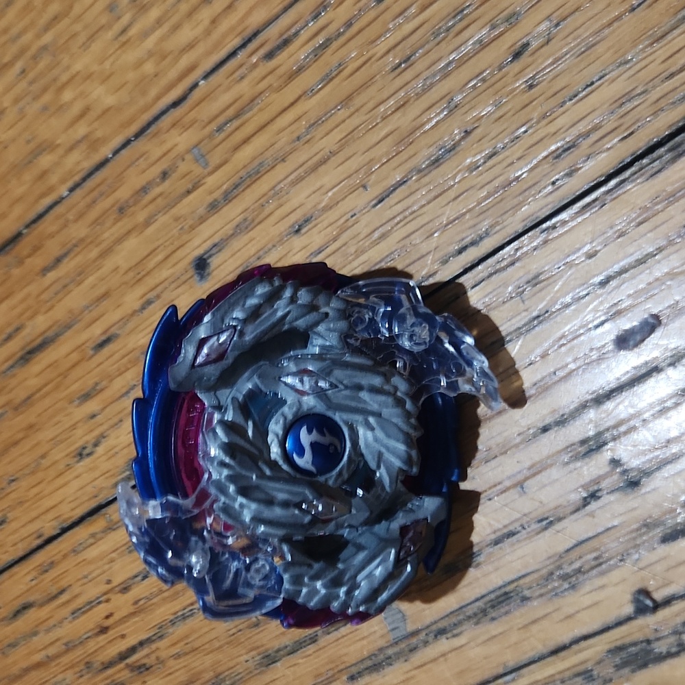 This is the best beyblades with cool and good ones. Such as spryzen and lunar. - Picture 8 of 8